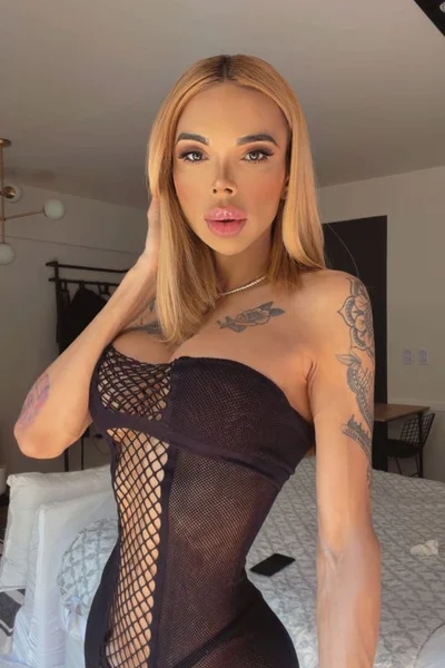 Florencia Kardashian (30 anos) — Palermo, Argentina - 272