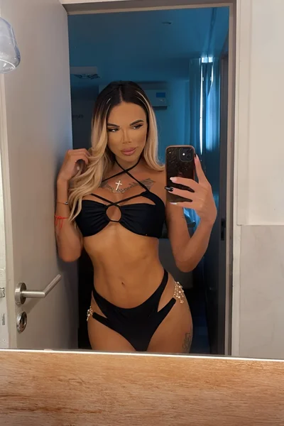 Florencia Kardashian (30 años) — Palermo, Argentina - 495