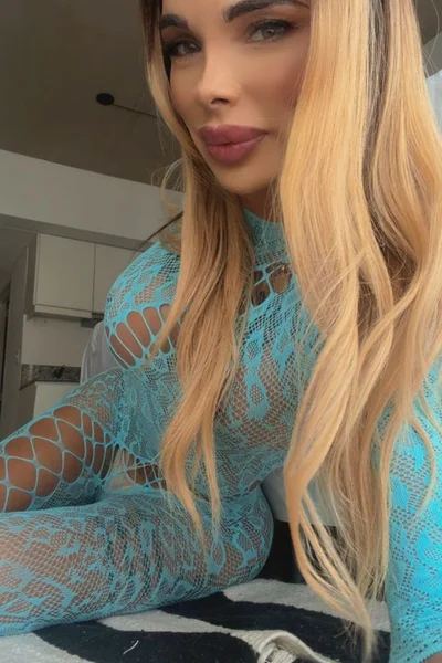 Florencia Kardashian - 13