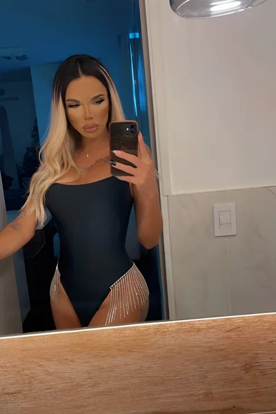 Florencia Kardashian (30 años) — Palermo, Argentina - 477
