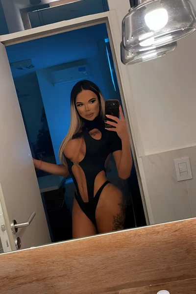Florencia Kardashian (30 años) — Palermo, Argentina - 478