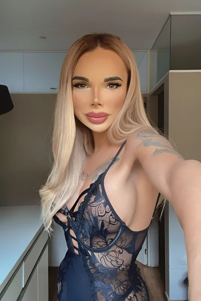 Florencia Kardashian (30 años) — Palermo, Argentina - 369