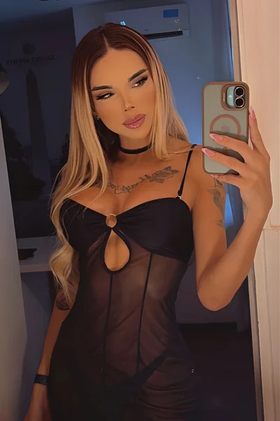 Florencia Kardashian (30 años) — Palermo, Argentina - 67
