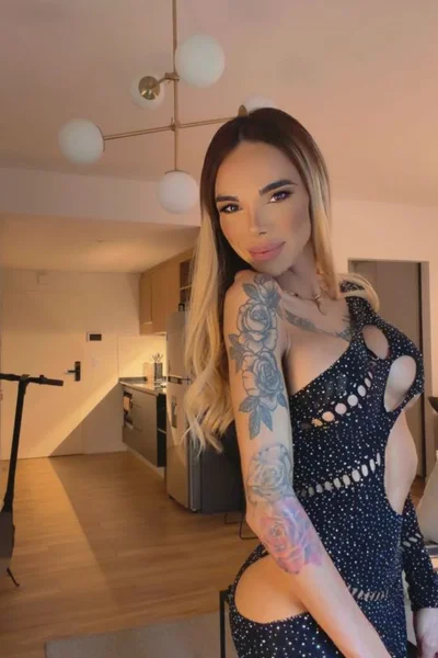 Florencia Kardashian (30 anos) — Palermo, Argentina - 305