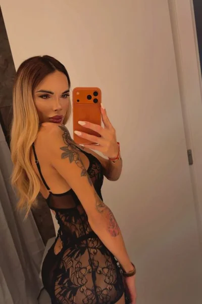 Florencia Kardashian - 21