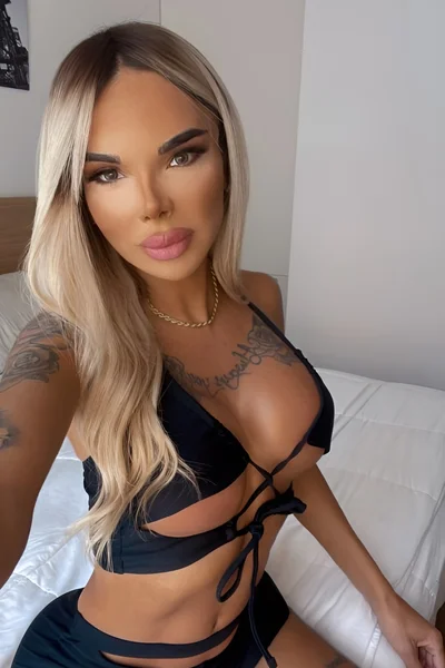 Florencia Kardashian (30 años) — Palermo, Argentina - 441