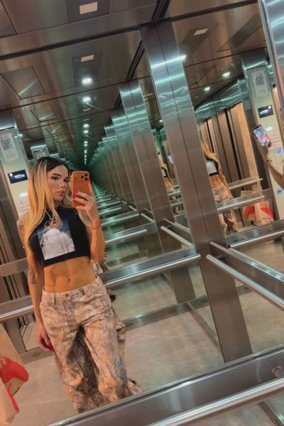 Florencia Kardashian - 2