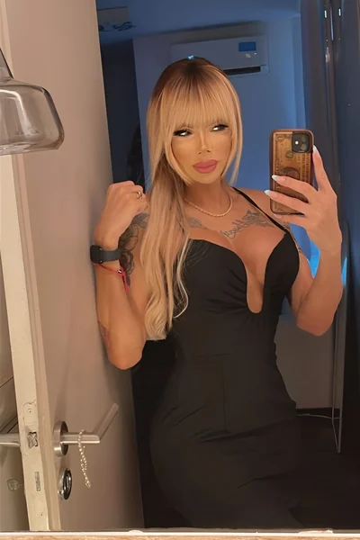 Florencia Kardashian (30 años) — Palermo, Argentina - 169