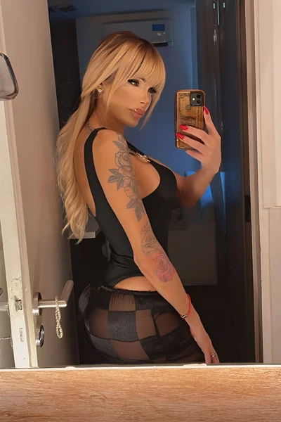 Florencia Kardashian (30 años) — Palermo, Argentina - 154