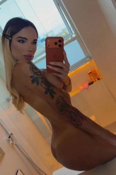 Florencia Kardashian (30 anos) — Palermo, Argentina - 314