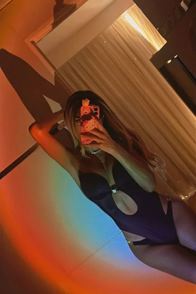 Florencia Kardashian - 150