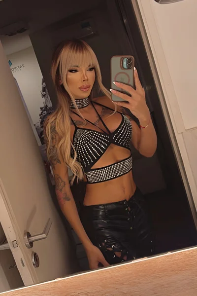 Florencia Kardashian (30 años) — Palermo, Argentina - 78