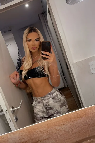 Florencia Kardashian (30 años) — Palermo, Argentina - 387