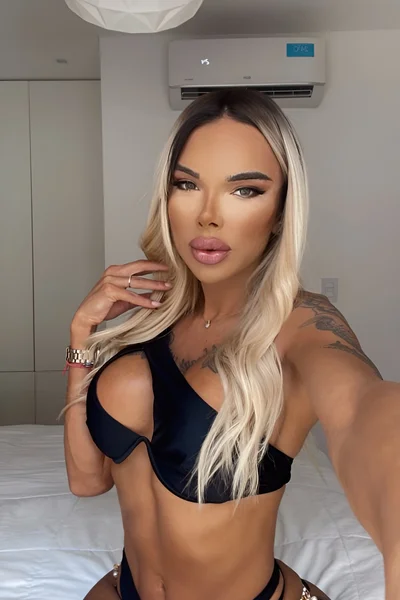 Florencia Kardashian (30 años) — Palermo, Argentina - 467