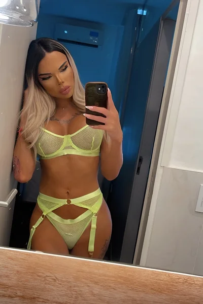 Florencia Kardashian (30 años) — Palermo, Argentina - 461