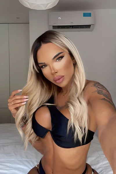 Florencia Kardashian (30 años) — Palermo, Argentina - 466
