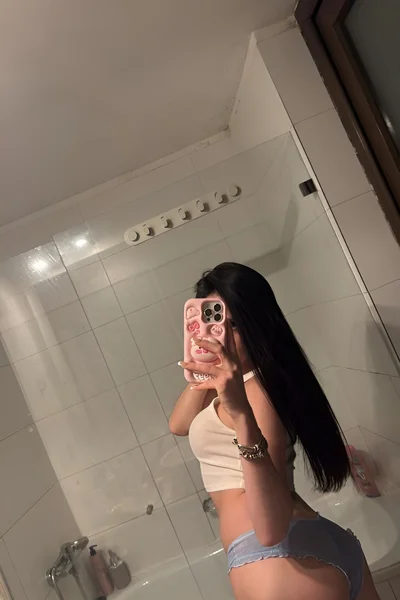 Salma (29 years) — Las Condes, Chile - 1