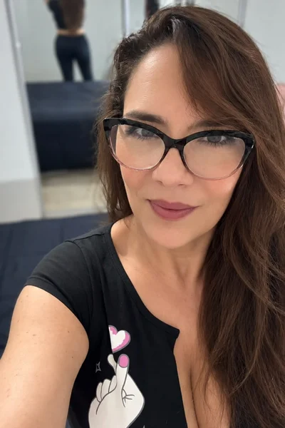 Emilia (49 anos) — Rosario, Argentina - 9