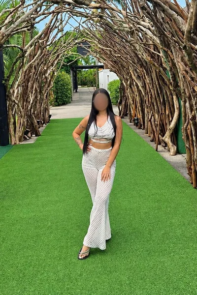 Juliett (21 años) — Puerto Madero, Argentina - 4