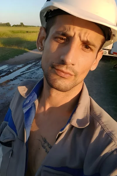Nico Sins (28 años) — CABA / Puerto Madero