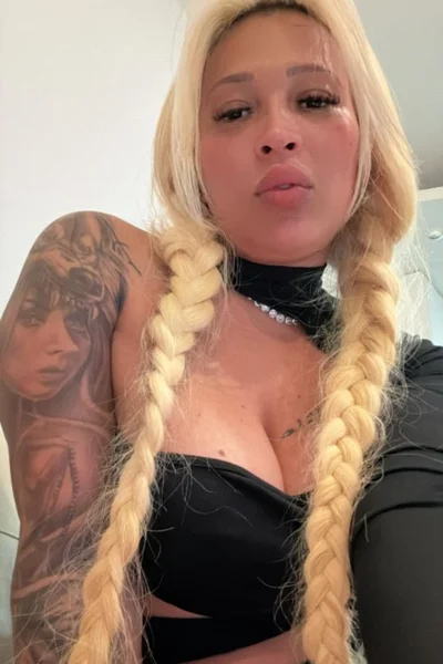 Rahyra (30 years) — La Plata, Argentina - 25