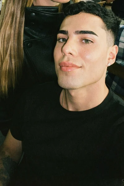Valentín (24 years) — Santiago, Chile - 4