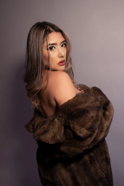 Amina C, Colegiales