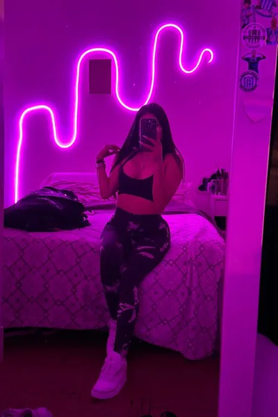 Luna (26 years) — San Isidro, Argentina - 1