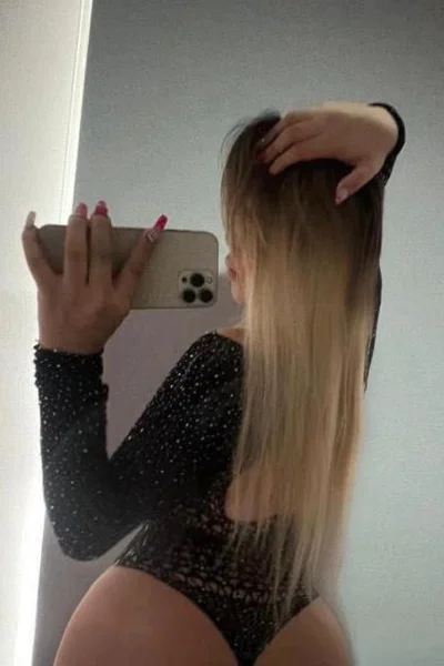 Mía (24 years) — La Florida, Chile - 12