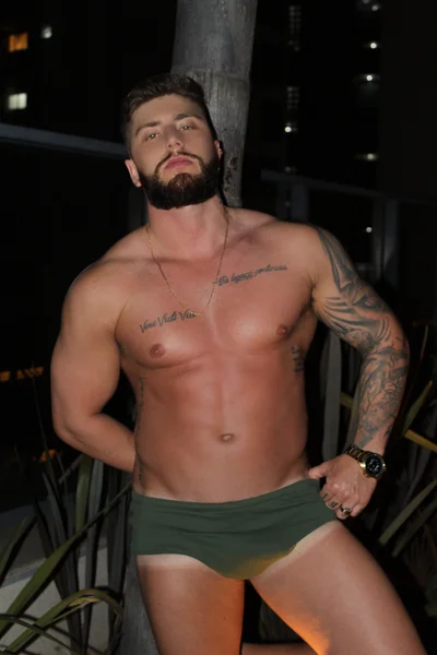 Lucas (27 anos) — São Paulo, Brasil - 18