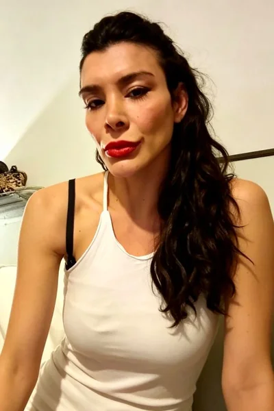 Victoria Sarkany (40 anos) — Capital, Argentina - 75