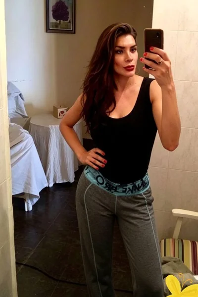 Victoria Sarkany (40 anos) — Capital, Argentina - 81