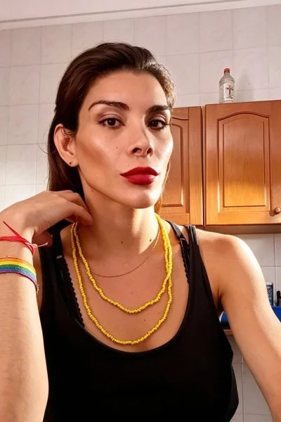 Victoria Sarkany (40 anos) — Capital, Argentina - 114