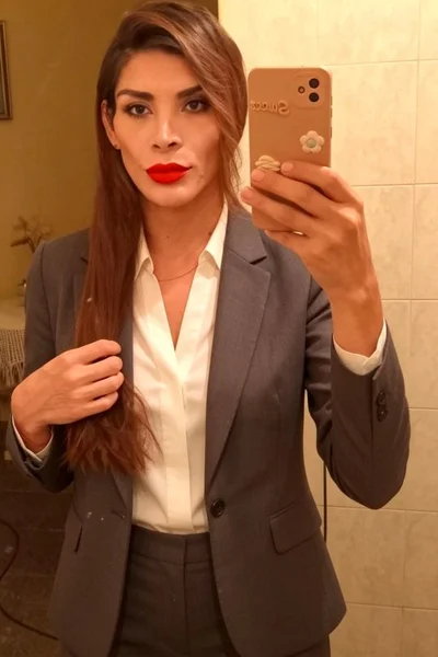 Victoria Sarkany (40 anos) — Capital, Argentina - 143