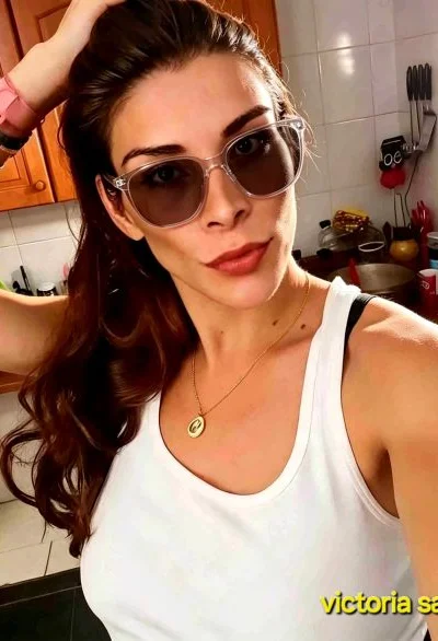 Victoria Sarkany (40 anos) — Capital, Argentina - 101