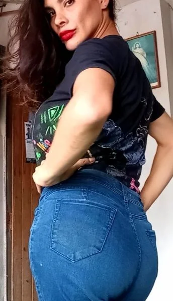 Victoria Sarkany (40 anos) — Capital, Argentina - 180