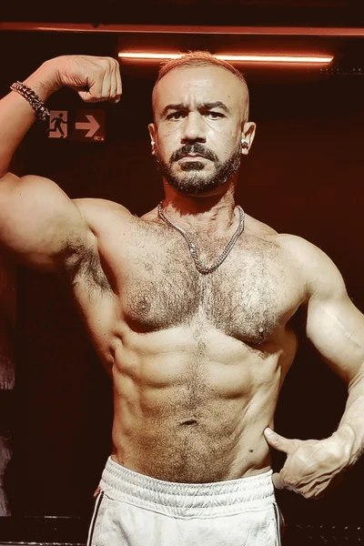 Adrián (39 anos) — Madrid, España - 1