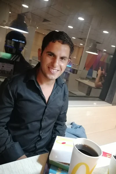 Daniel (27 años) — Centro