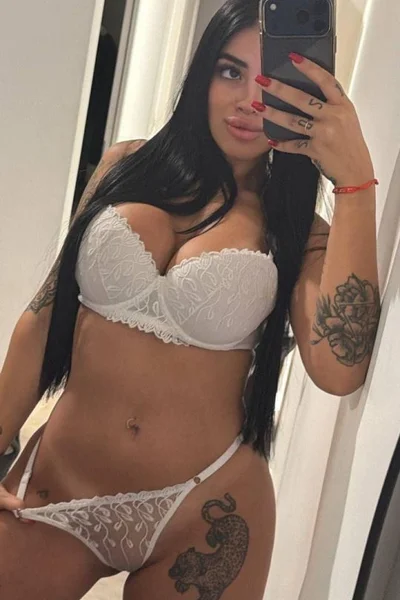Marina (24 anos) — La Plata, Argentina - 32