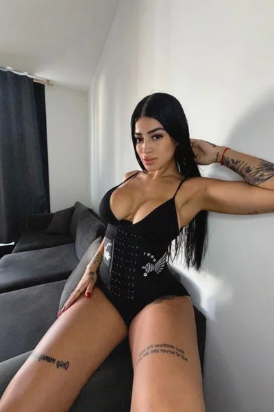 Marina (24 anos) — La Plata, Argentina - 17