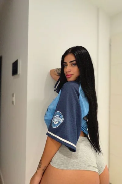 Marina (24 anos) — La Plata, Argentina - 83