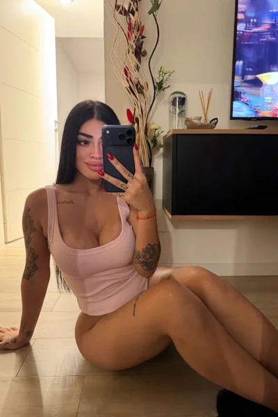 Marina (24 anos) — La Plata, Argentina - 48