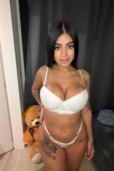 Marina (24 anos) — La Plata, Argentina - 34