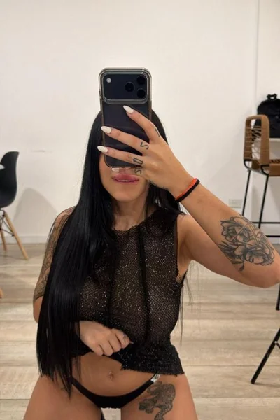 Marina (24 anos) — La Plata, Argentina - 13
