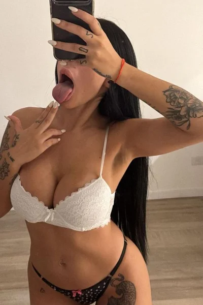 Marina (24 anos) — La Plata, Argentina - 5
