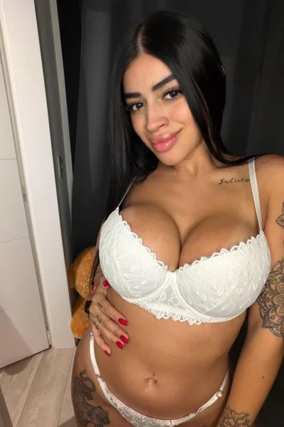 Marina (24 anos) — La Plata, Argentina - 33