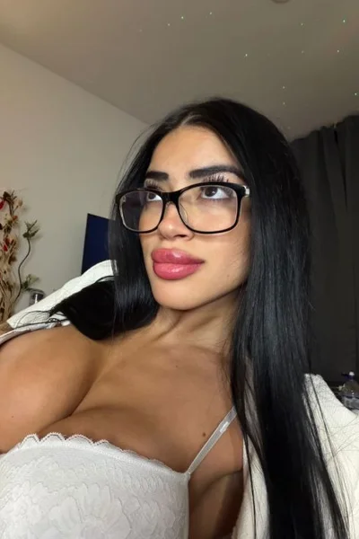 Marina (24 anos) — La Plata, Argentina - 49