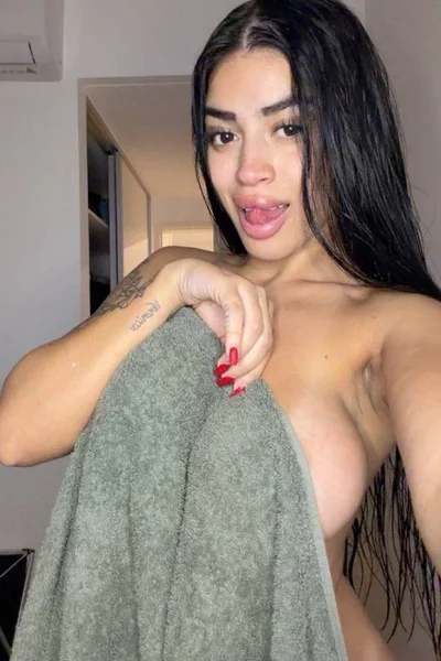 Marina (24 anos) — La Plata, Argentina - 25