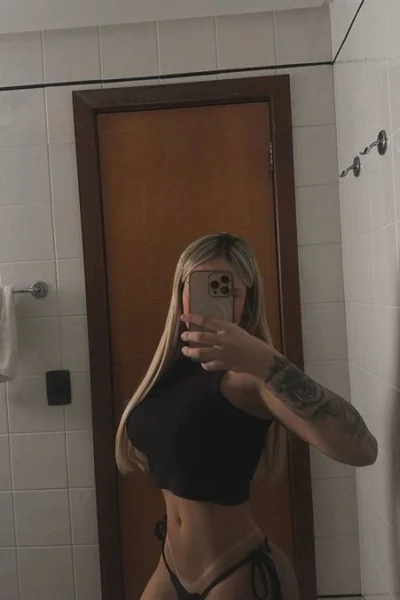 Bia Caldas (20 años) — Rio de Janeiro, Brasil - 6