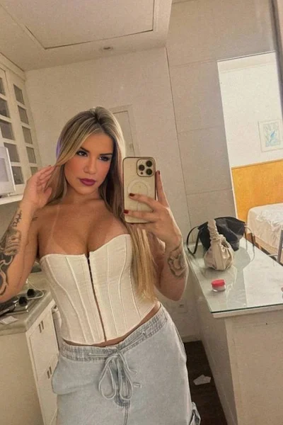 Bia Caldas (20 años) — Rio de Janeiro, Brasil - 7